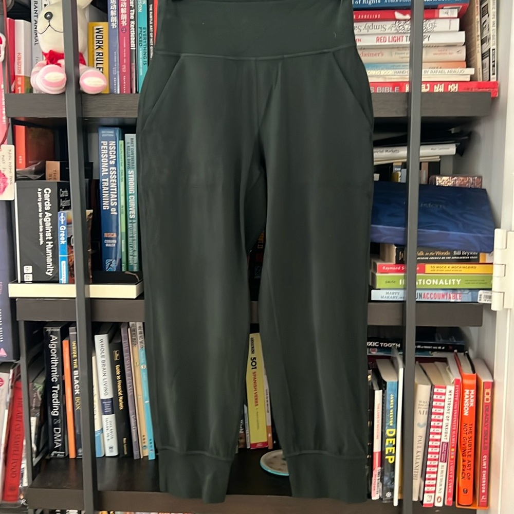 Lululemon Align high rise cropped jogger size 4 rainforest green